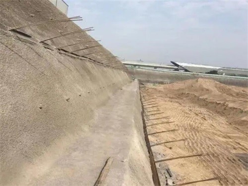 南浔河道边坡加固